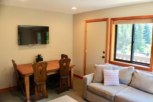 Gallery image of Crystal Chalets in Greenwater