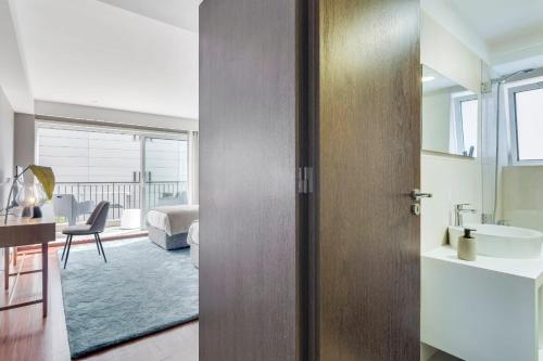 Vonios kambarys apgyvendinimo įstaigoje Nº150 Apartment with terrace