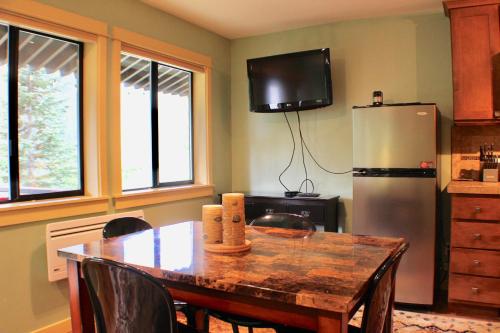 Gallery image of Crystal Chalets in Greenwater