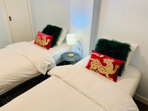 A bed or beds in a room at Pradollano LUXUS Grandes vistas