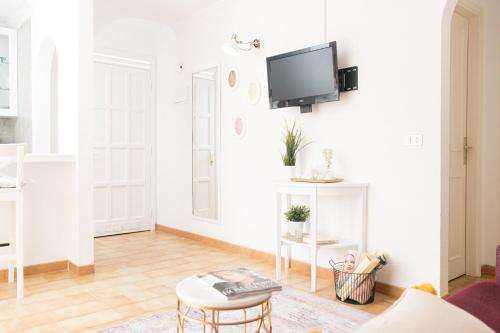Adults Only Sunny Quiet Apartment with Aircon in Center of Las Americas