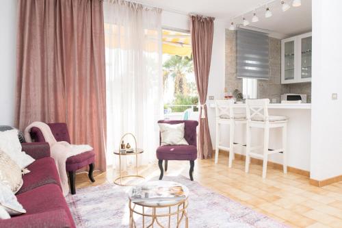 Adults Only Sunny Quiet Apartment with Aircon in Center of Las Americas