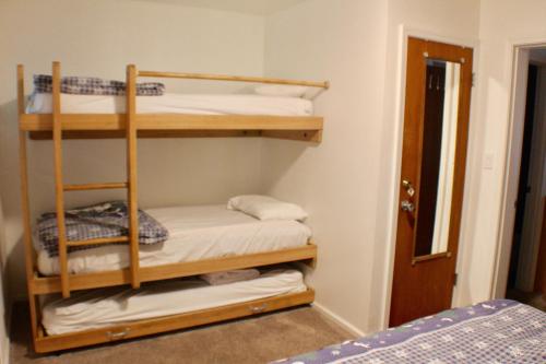 Gallery image of Crystal Chalets in Greenwater