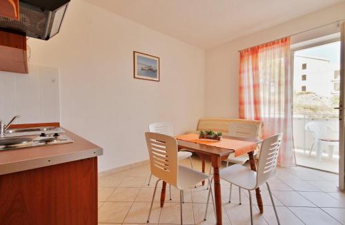 Kuchyň nebo kuchyňský kout v ubytování Apartments Žara