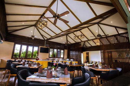 Ein Restaurant oder anderes Speiselokal in der Unterkunft Hotel RK Gardenia 