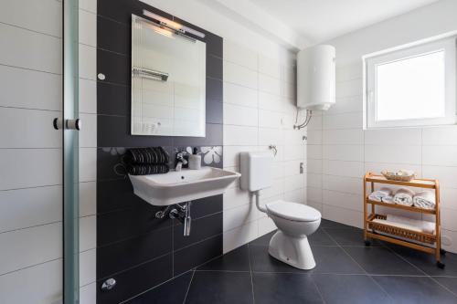 Beautiful villa Rampic with private pool near the beach in Fazana