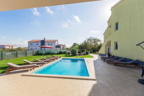 Beautiful villa Rampic with private pool near the beach in Fazana