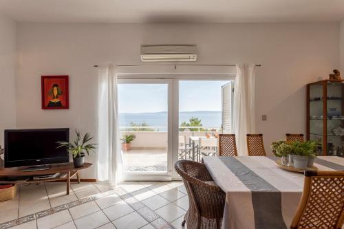 Holiday home Lola, sea on a palm! HEATED POOL