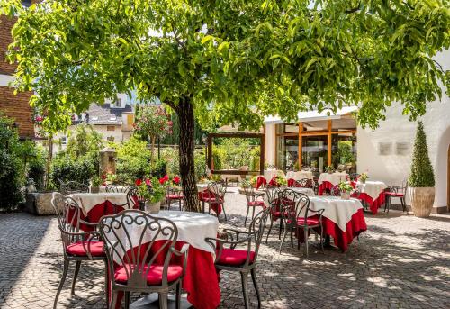 Κήπος έξω από το Hotel Ansitz Plantiz