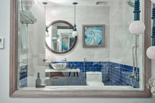 Ένα μπάνιο στο Sofiana My Khe Hotel & Spa - Rooftop Pool Bar - Free Craft Beer and 20 minute Spa per Room