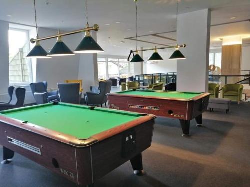 Biliár nebo kulečník v ubytování Hotel Alpina