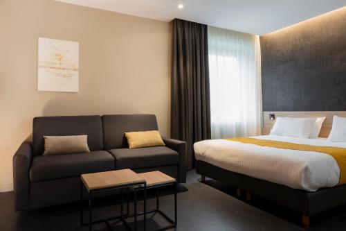 Gallery image of Apparthotel 37 Lodge - Courbevoie La Défense in Courbevoie