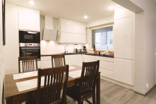 Dapur atau dapur kecil di Apartment Rovakatu 27 B 10