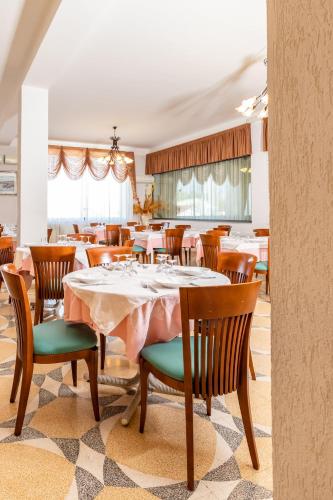 Racar Hotel