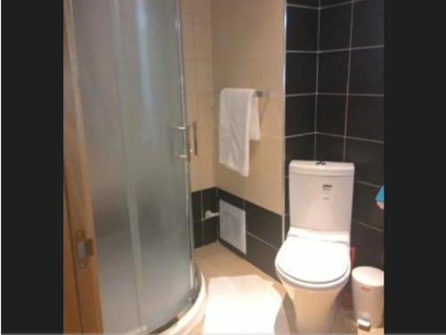 Ein Badezimmer in der Unterkunft Jardy Hotel