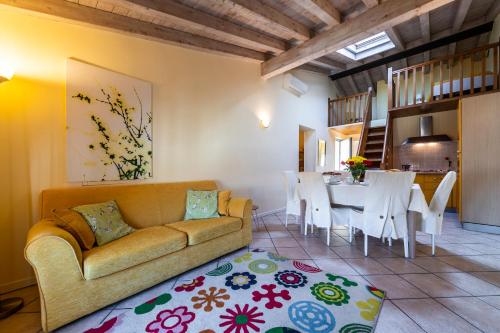 O zonă de relaxare la Flowers Apartments