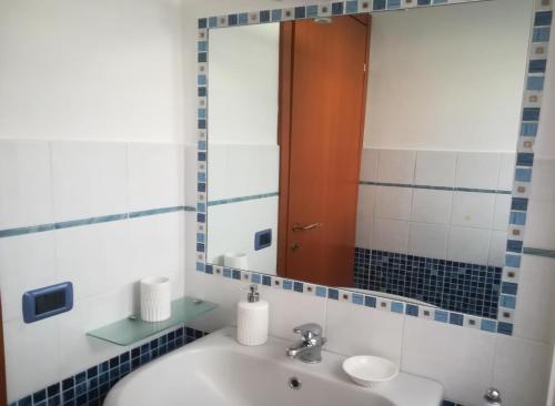 Kúpeľňa v ubytovaní House Mare e Monti by Holiday World