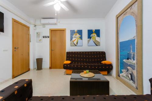 Puerta San FELIX free parking by Cadiz4Rentals