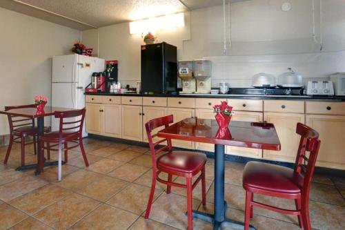 Americas Best Value Inn Alachua – Photos 3