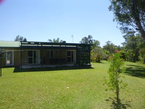 Gallery image of dad & alice's place in Tin Can Bay