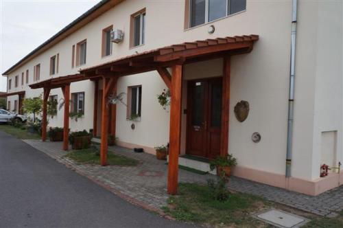 Gallery image of Vila Zoppas Inn in Sînnicolau Mare