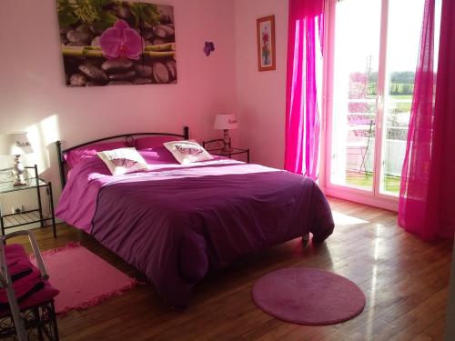 Llit o llits en una habitació de TY LOUISETTE