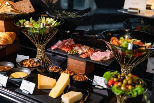 Jídlo v hotelu nebo okolí