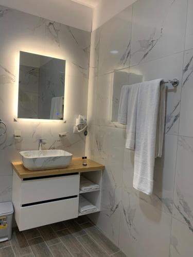 Koupelna v ubytování BELUX HOTEL