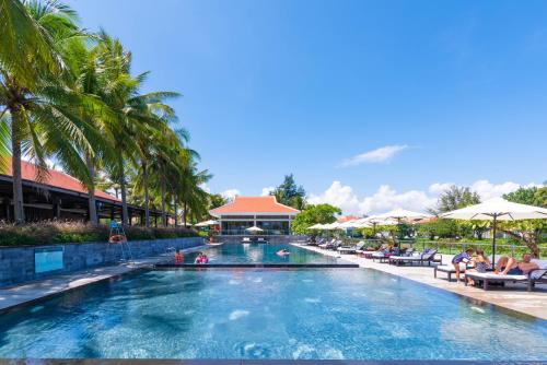 Πισίνα στο ή κοντά στο Ocean Sunny Villas Da Nang