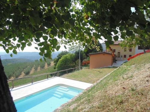 Bazén v ubytovaní Agriturismo Corte Maccini alebo v jeho blízkosti