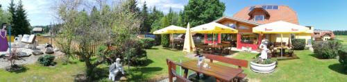 Fotografie z fotogalerie ubytování Hotel Gasthof Seeblick v destinaci Zeutschach