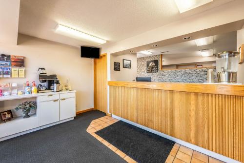 Kuchyň nebo kuchyňský kout v ubytování Americas Best Value Inn St. Marys