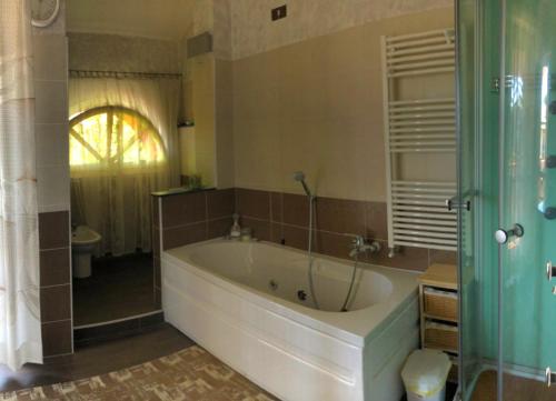 B&B Via Roma tesisinde bir banyo