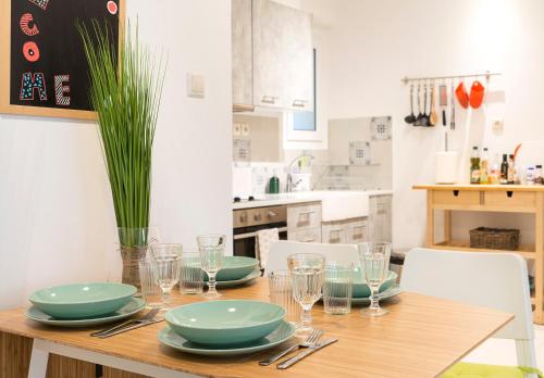 1 KM from The Acropolis 1 Bedroom Apt