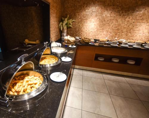 Eten bij of ergens in de buurt van het hotel

