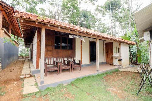 Gallery image of Omah Watu Blencong in Sermo