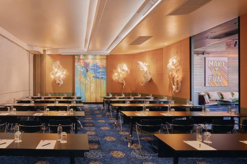 Restoran atau tempat lain untuk makan di MeStyle Museum Hotel