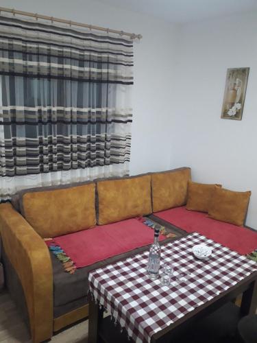 Χώρος καθιστικού στο Apartmani Nikola u vili Semeteš