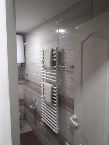 Ένα μπάνιο στο Apartmani Nikola u vili Semeteš