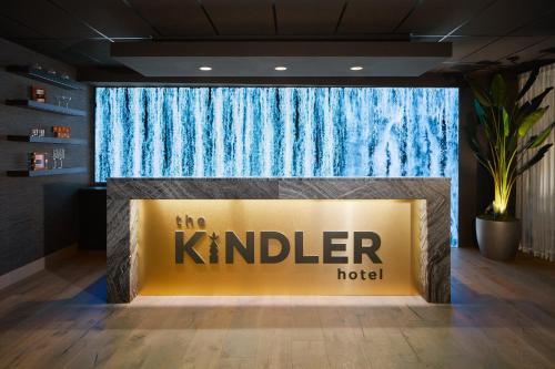 Ein Zertifikat, Auszeichnung, Logo oder anderes Dokument, das in der Unterkunft The Kindler Hotel ausgestellt ist