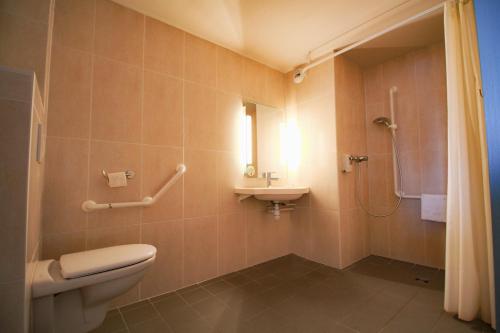 Koupelna v ubytování B&B HOTEL Valence TGV Romans