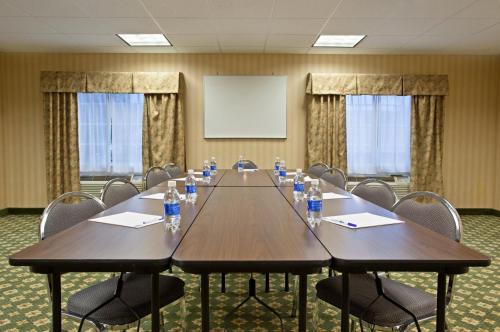 Konferenční prostory v ubytování Holiday Inn Express Mount Pleasant- Scottdale by IHG