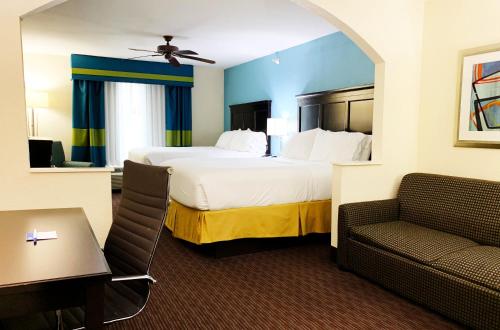Foto dalla galleria di Holiday Inn Express Hotel & Suites Gainesville, an IHG Hotel a Gainesville