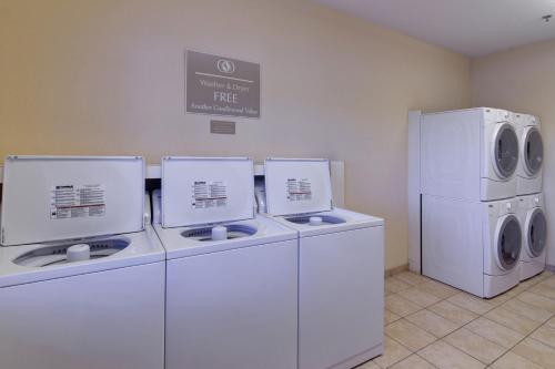 Φωτογραφία από το άλμπουμ του Candlewood Suites Enterprise by IHG σε Enterprise