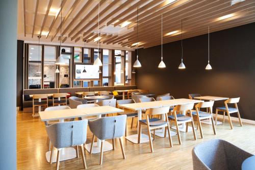 Ресторан / где поесть в Holiday Inn Express Frankfurt Airport - Raunheim by IHG