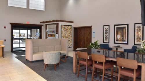 Posezení v ubytování Holiday Inn Express Mount Pleasant- Scottdale by IHG