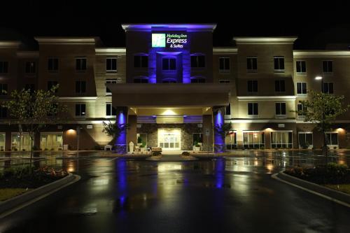 Holiday Inn Express Hotel & Suites Goldsboro - Base Area, an IHG Hotel