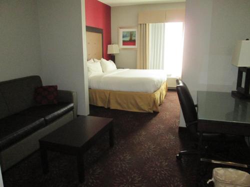 Postel nebo postele na pokoji v ubytování Holiday Inn Express Cloverdale - Greencastle by IHG
