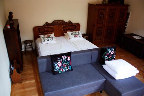 Un pat sau paturi într-o cameră la New, Raday Danube Unit