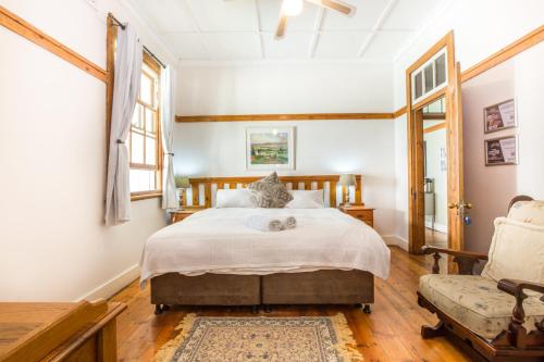 Кровать или кровати в номере Coweys Corner